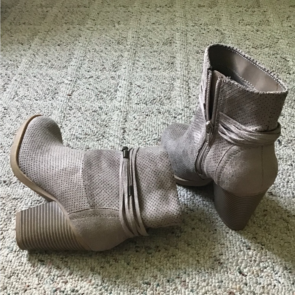 Ladies Heel Boots